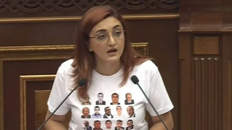 Оппозиционный депутат парламента Армении провела акцию в поддержку экс-министра обороны Нагорного Карабаха Левона Мнацаканяна