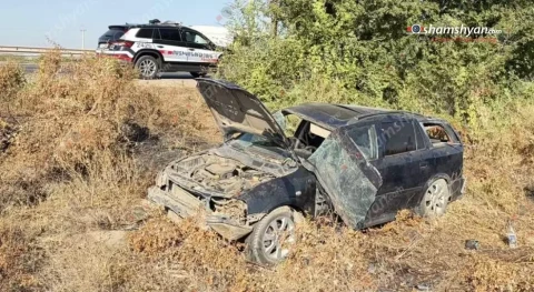 Արարատի մարզում Opel Astra-ն դուրս է եկել ճանապարհից և քարերին բախվելով հայտնվել դաշտում․ կան վիրավորներ