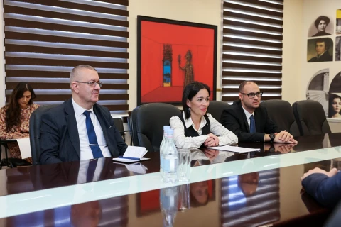 ԿԳՄՍ նախարարը հանդիպել է Հայաստանի Օքսֆորդի շրջանավարտների բիզնես ակումբի ներյայացուցիչների հետ