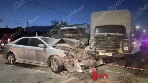 Խոշոր ավտովթար՝ Եղվարդ-Զովունի ճանապարհին․ բախվել են հինգ ավտոմեքենաներ. կան վիրավորներ