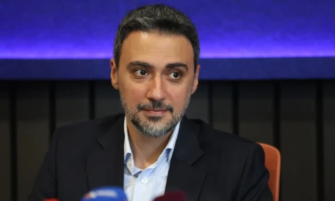 Մենք պետք է առաջ գնանք՝ երբեք չհանձնվելով. Արամ Վարդևանյան