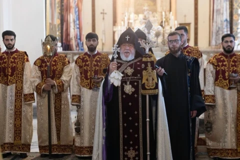 Անկախության տոնի առիթով Միածնաէջ Մայր Տաճարում կատարվել է Հանրապետական մաղթանք