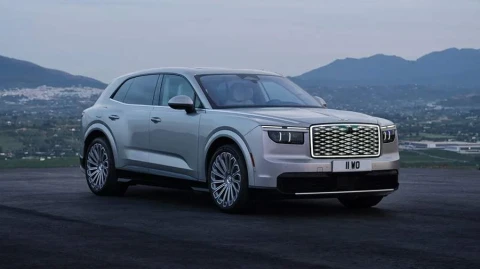 Bentley представила первый электромобиль в истории марки