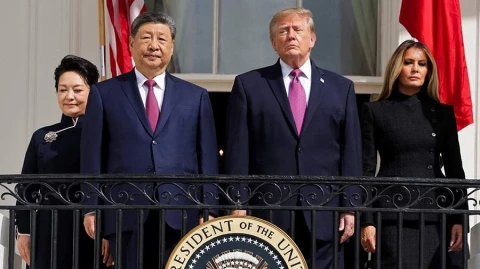 Трамп преподнес в подарок Си Цзиньпину статую белоголового орла