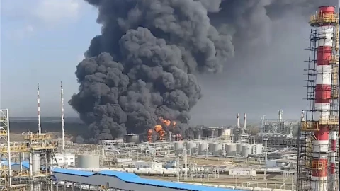 Ռուսական ևս երկու նավթավերամշակման գործարան դադարեցրել է աշխատանքն անօդաչու թռչող սարքերի գրոհների պատճառով