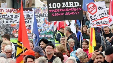 В 15 городах Германии прошли массовые протесты против реформ трудового законодательства и пенсионной системы