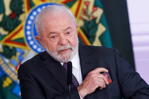 Президент Бразилии запретил онлайн-ставки за девять дней до выборов