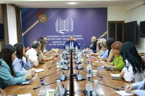 Պապոյանը Տուրիզմի հայկական ֆեդերացիայի ներկայացուցիչների հետ քննարկել է ՀՀ–ում ոլորտի զարգացման հեռանկարները