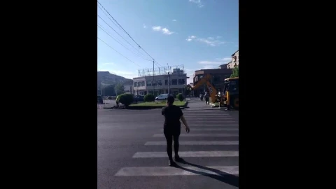 Сигнализируют читатели: Зачем понадобилось менять целые бордюры в ереванском районе Малатия?