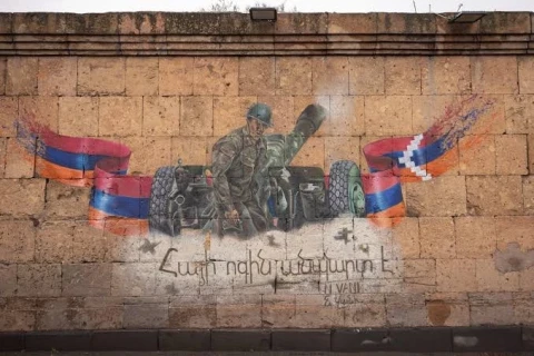 Դեռ լուծում չենք գտել, մինչև հոկտեմբերի վերջ կտևի. քաղաքապետի խոսնակը՝ զոհված Ալբերտ Հովհաննիսյանի նկարը վերականգնելու մասին