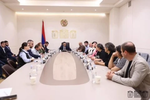Անհայտ կորածների հարազատները հանդիպել են ԱԺ հանձնաժողովի ներկայացուցիչների հետ