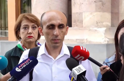 Artsakh Union hands 1,254 letters addressed to Armenian prisoners in Azerbaijan, along with petition, to Armenia government