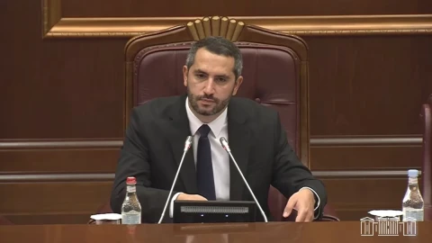 «Ուժեղ Հայաստան»-ի պատգամավորների օգնականները փորձել են ներխուժել նիստերի դահլիճ, ծառայողական քննություն կլինի. Ռուբինյան
