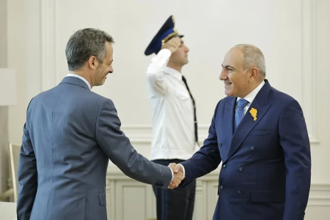Armenia premier, France ambassador discuss current programs, upcoming projects