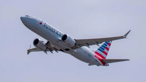 Самолет American Airlines экстренно сел в Нью-Йорке из-за неисправных санузлов
