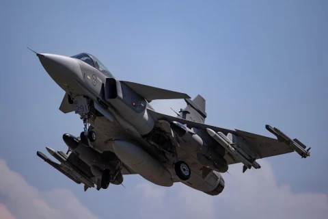 Первый построенный в Бразилии Gripen впервые поднялся в воздух
