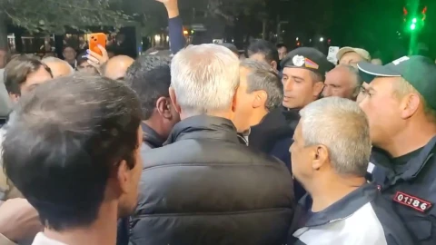 «Բուդկի պաշտպան». լարված իրավիճակ Շինարարների փողոցում, Աջափնյակի թաղապետը հունից դուրս եկավ