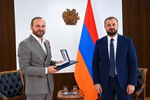 «Ռենշին» ընկերության համահիմնադիր Էդուարդ Մարությանը պարգևատրվել է Անանիա Շիրակացու մեդալով