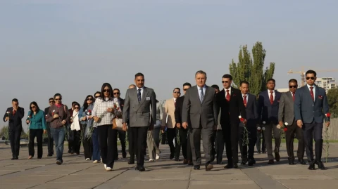 Հնդկաստանի պաշտպանական կառավարման քոլեջի պատվիրակությունն այցելել է Հայոց ցեղասպանության հուշահամալիր