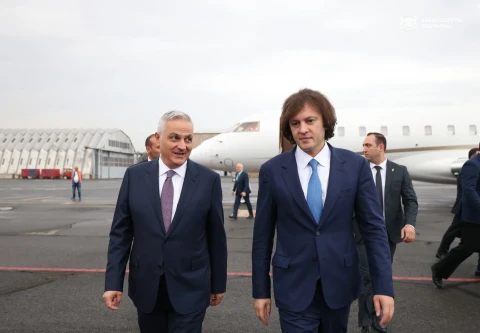 Վրաստանի վարչապետը երկու գերատեսչությունների ղեկավարների հետ ժամանել է Հայաստան