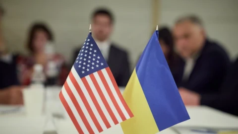 США пригрозили «немедленно» прекратить обмен разведданными с Украиной в случае новых ударов по российским НПЗ
