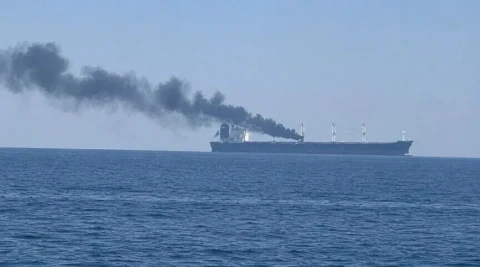 ВМС Ирана заявили о возгорании танкера, нарушившего ограничения в Оманском заливе