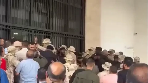 Вооруженные люди попытались захватить здание Счетной палаты Ливии в Триполи
