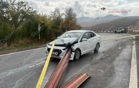 Վայոց ձորում իրանցին Hyundai-ով բախվել է արգելապատնեշներին. դրանցից մեկը մխրճվել է մեքենայի մեջ․ վիրավորվել է 11-ամյա աղջիկ