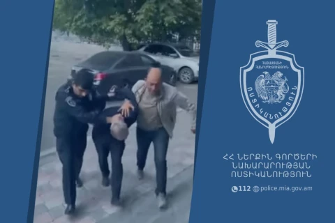 Վաղարշապատի ոստիկանները բացահայտել են թմրամիջոցի ապօրինի իրացում․ 59-ամյա տղամարդը կալանավորվել է (վիդեո)