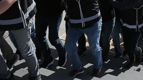В Турции арестовали 17 подозреваемых в наркоторговле: изъяты килограммы наркотиков