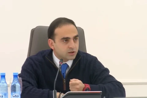 Ռեզինից չեն մեր ճանապարհները, անգամ հարուստ մարդը պիտի ասի՝ ամենահարմարը հանրային տրանսպորտն է. Ավինյան