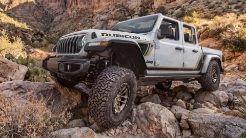 Шины диаметром почти 90 см прямо с конвейера: Jeep выпустит особый Gladiator