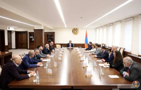 Պաշտպանության նախարարին կից հասարակական խորհրդի նիստում քննարկվել է խնդիրների լուծման արդյունավետության բարձրացումը