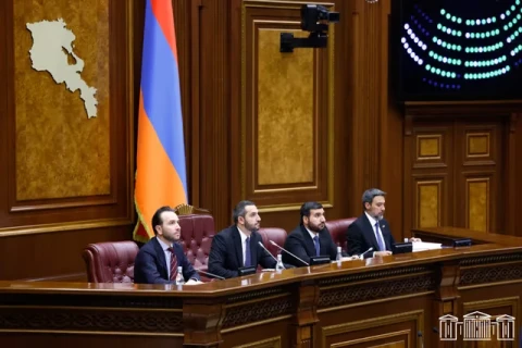 В Ереване созвано внеочередное заседание парламента Армении