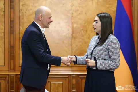 ՀՀ–ում կենսաչափական նոր համակարգի ներդրումն անցնում է գործառնական փուլ․ ՆԳ նախարարն ու «ՀայՓաս»-ի գլխավոր տնօրենը փաստաթուղթ են ստորագրել