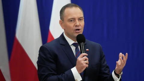 Президент Польши проводит срочную встречу с председателем Верховного суда