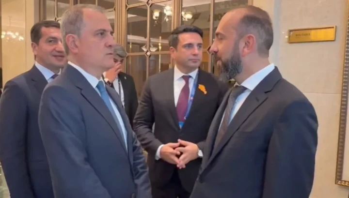 Արարատ Միրզոյանը Բիշքեկում կարճատև շփում է ունեցել Ջեյհուն Բայրամովի հետ