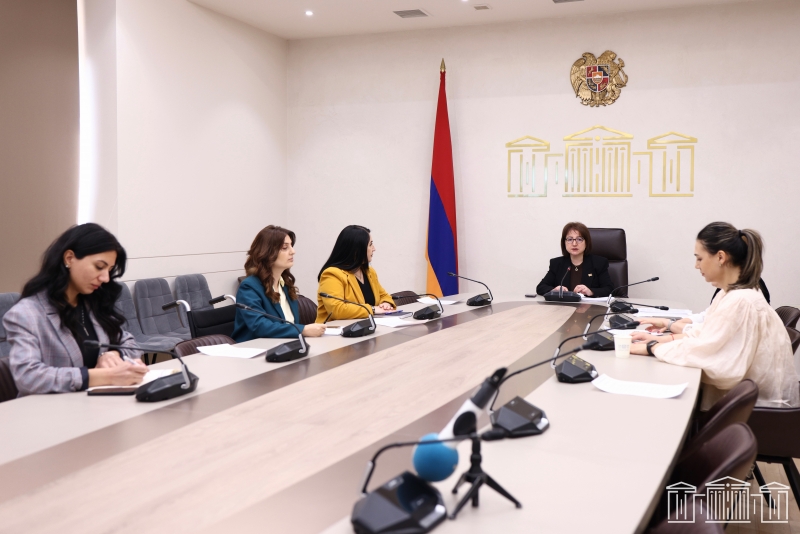Հայաստանի իշխանությունները որոշել են «կանաչ լույս» տալ պետական ծառայությունում աշխատող թոշակառուներին