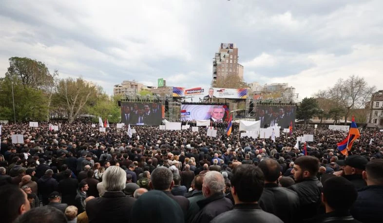 «Հրապարակ»․ «Ուժեղ Հայաստան» դաշինքը մեծ հանրահավաքի է նախապատրաստվում