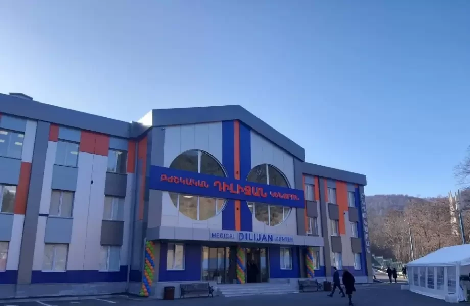В Дилижане грузовой лифт в здании сорвался и упал на работающего в шахте мужчину