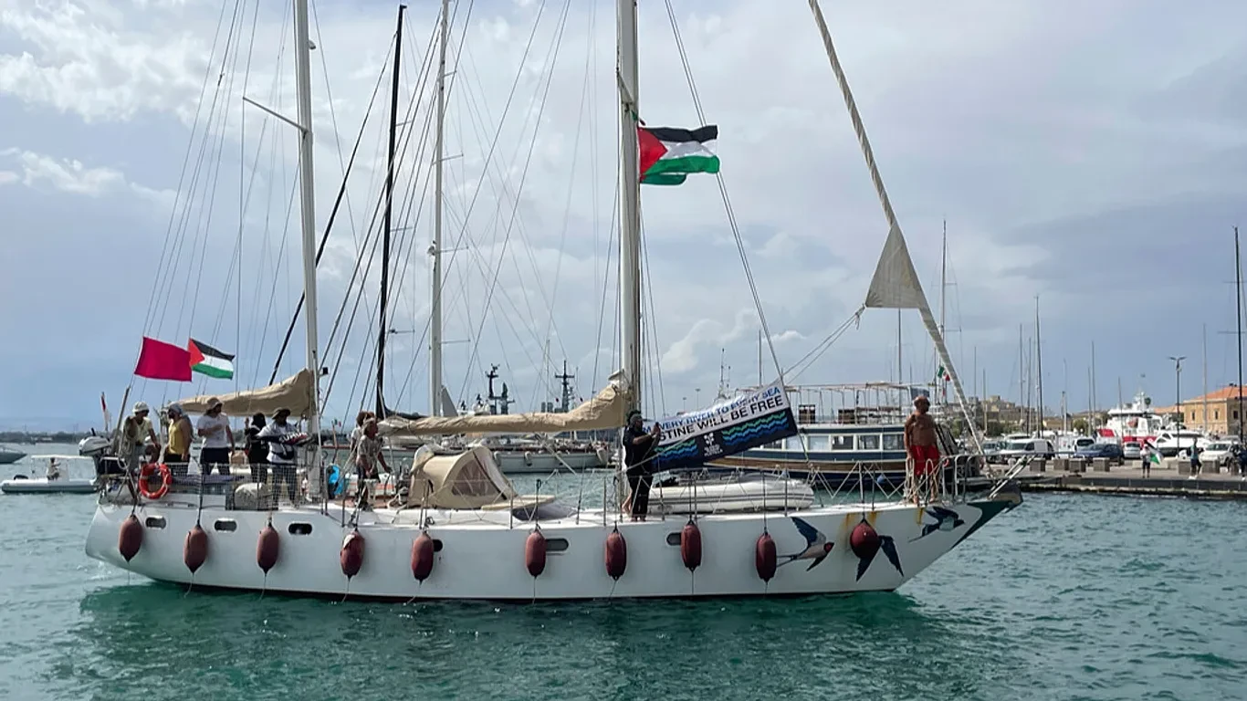 Ynet: ЦАХАЛ перехватил направлявшейся к Газе флотилии «Сумуд» у берегов Крита