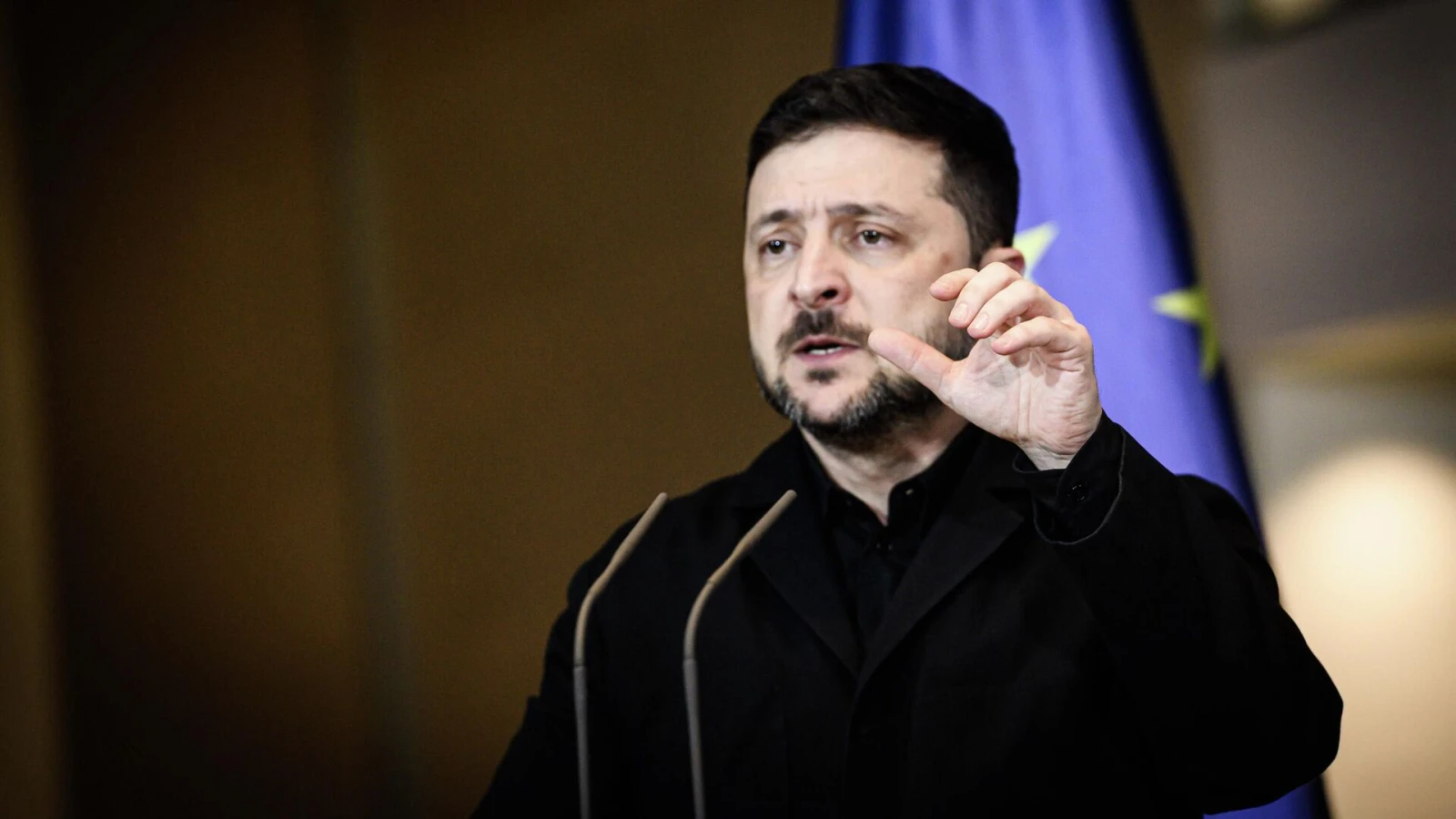 Зеленский обсудил с премьер-министром Словакии отношения между двумя странами