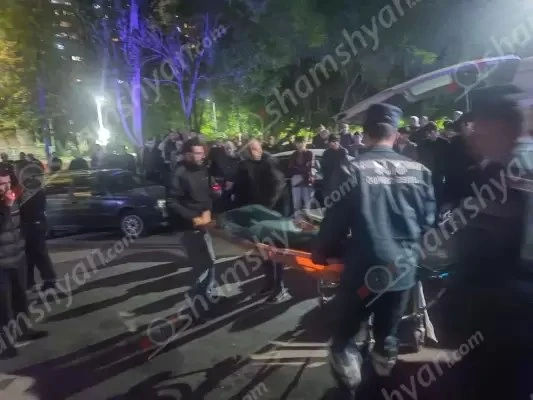 Երևանում բարձրահարկ շենքի առաջին հարկի բետոնե ծածկի վրա տղամարդու դի է հայտնաբերվել