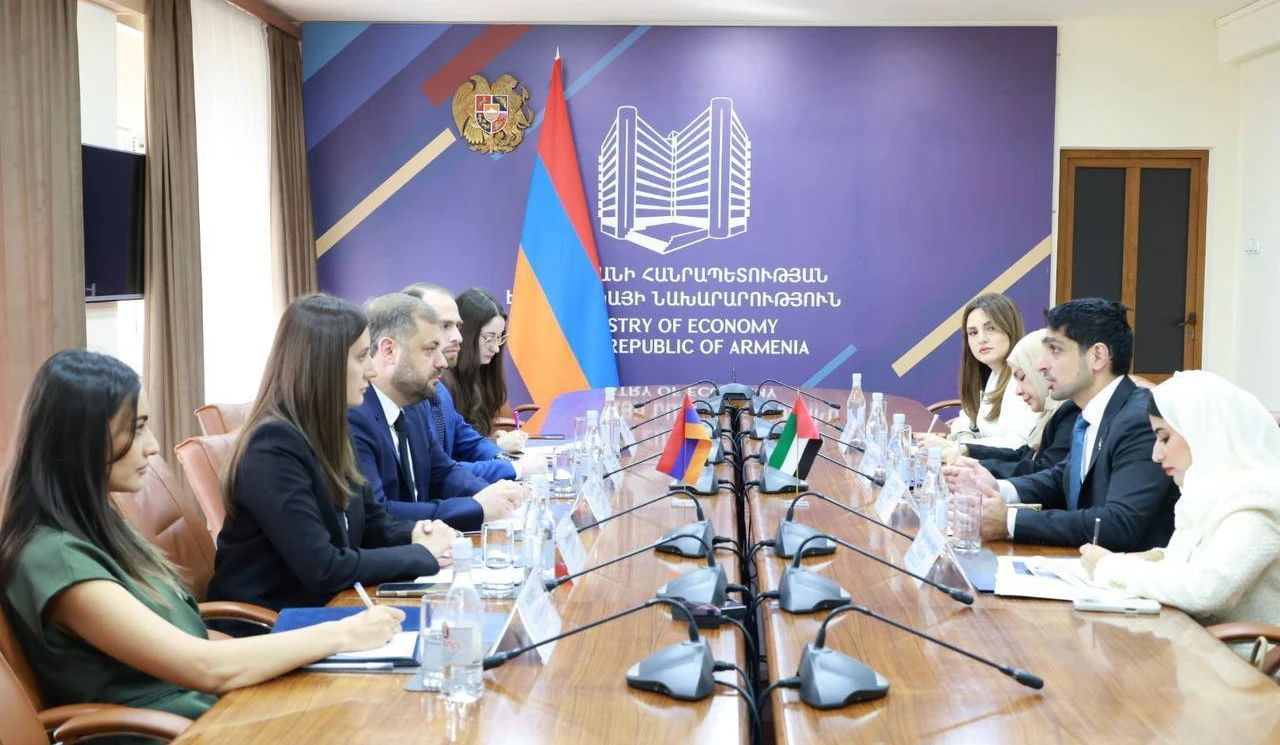 Глава Минэкономики - послу: Армения заинтересована в импорте из ОАЭ высококачественных товаров и передовых технологий