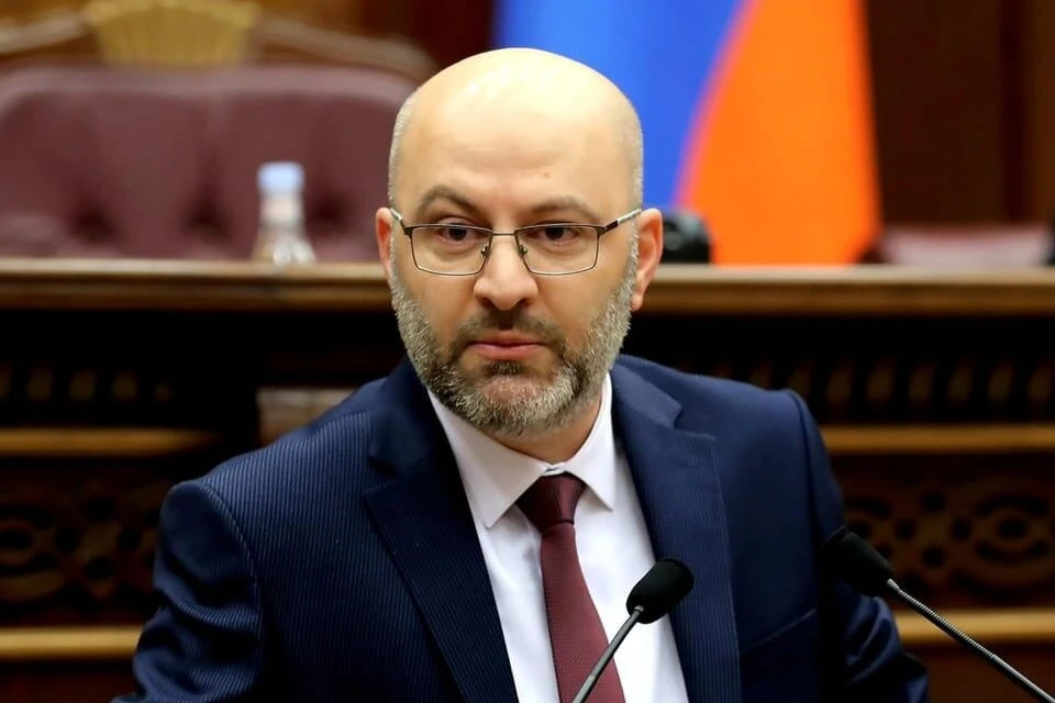Макрон посетит французскую школу в Гюмри