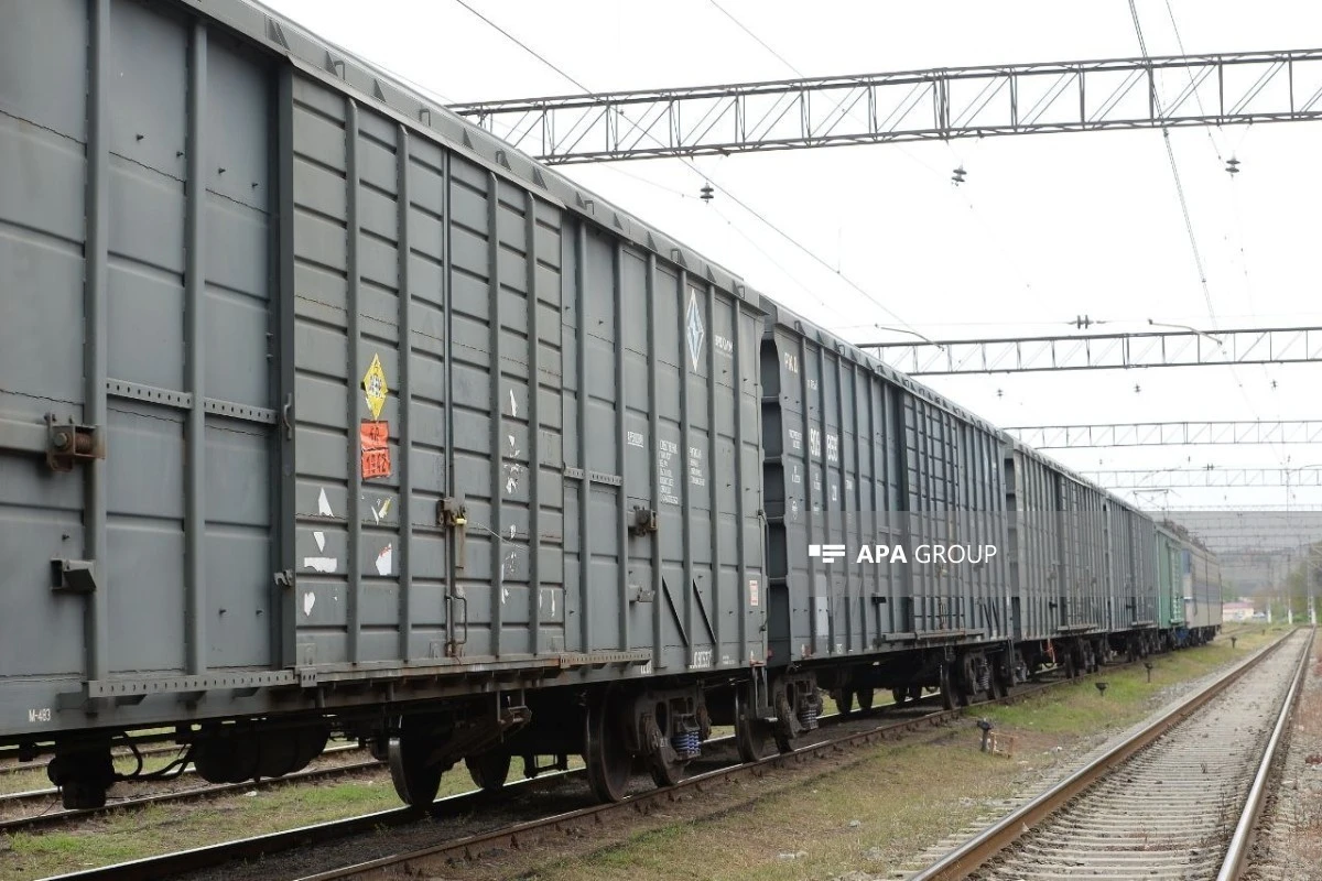 4 railcars of fertilizer, 4 railcars of grain to be sent to Armenia via Azerbaijan