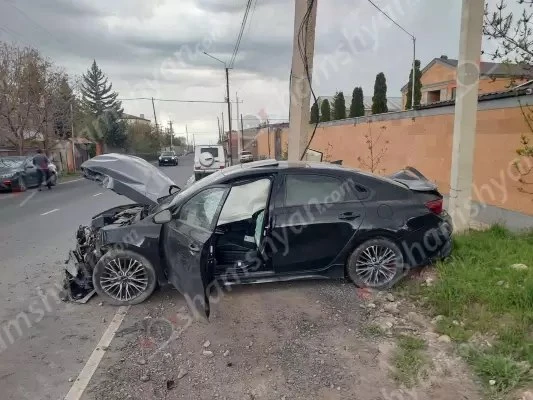 Խոշոր վթար Ձորաղբյուրում՝ Սերժ Սարգսյանի անվտանգության աշխատակիցների մասնակցությամբ
