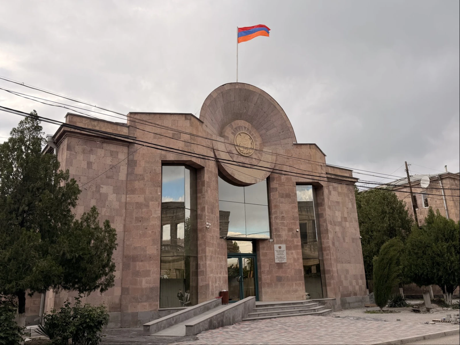 Один из обвиняемых по делу о растлении несовершеннолетних в городе Веди арестован