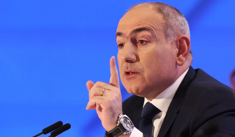 «Իրավունք». Փաշինյանը նոր հրահանգ է իջեցրել. «Դրեք, ծվունները հանեք, հեր ու մանուկ հիշեք»