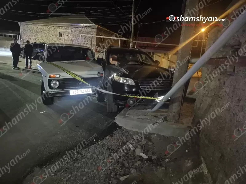 Գավառում բախվել են «ՎԱԶ 2121»-ն ու «Infinity»-ն. վերջինս բախվել է էլեկտրասյանն ու գազատարի հենասյանը. կա վիրավոր